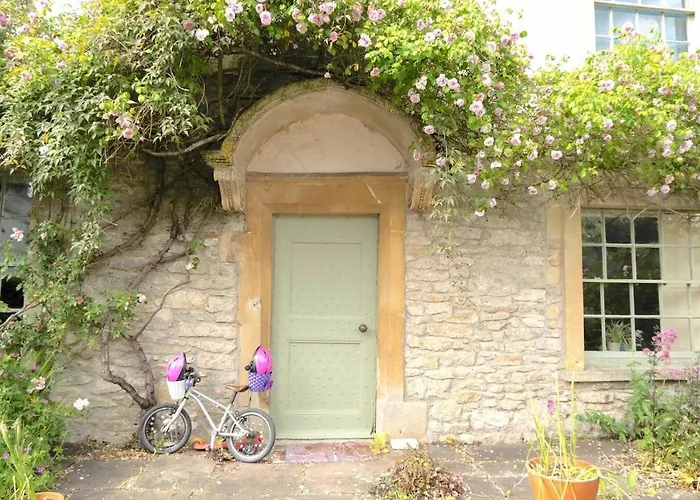Lovely Property In The Heart Of Somerset, Sleeps 9