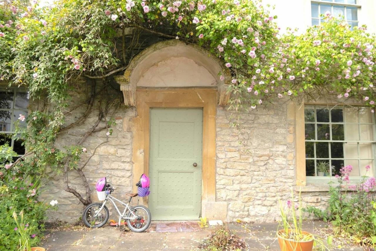Lovely In The Heart Of Somerset, Sleeps 9 *