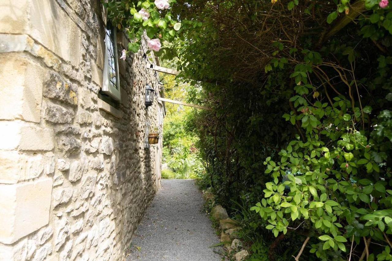 Holiday home Lovely In The Heart Of Somerset, Sleeps 9 *