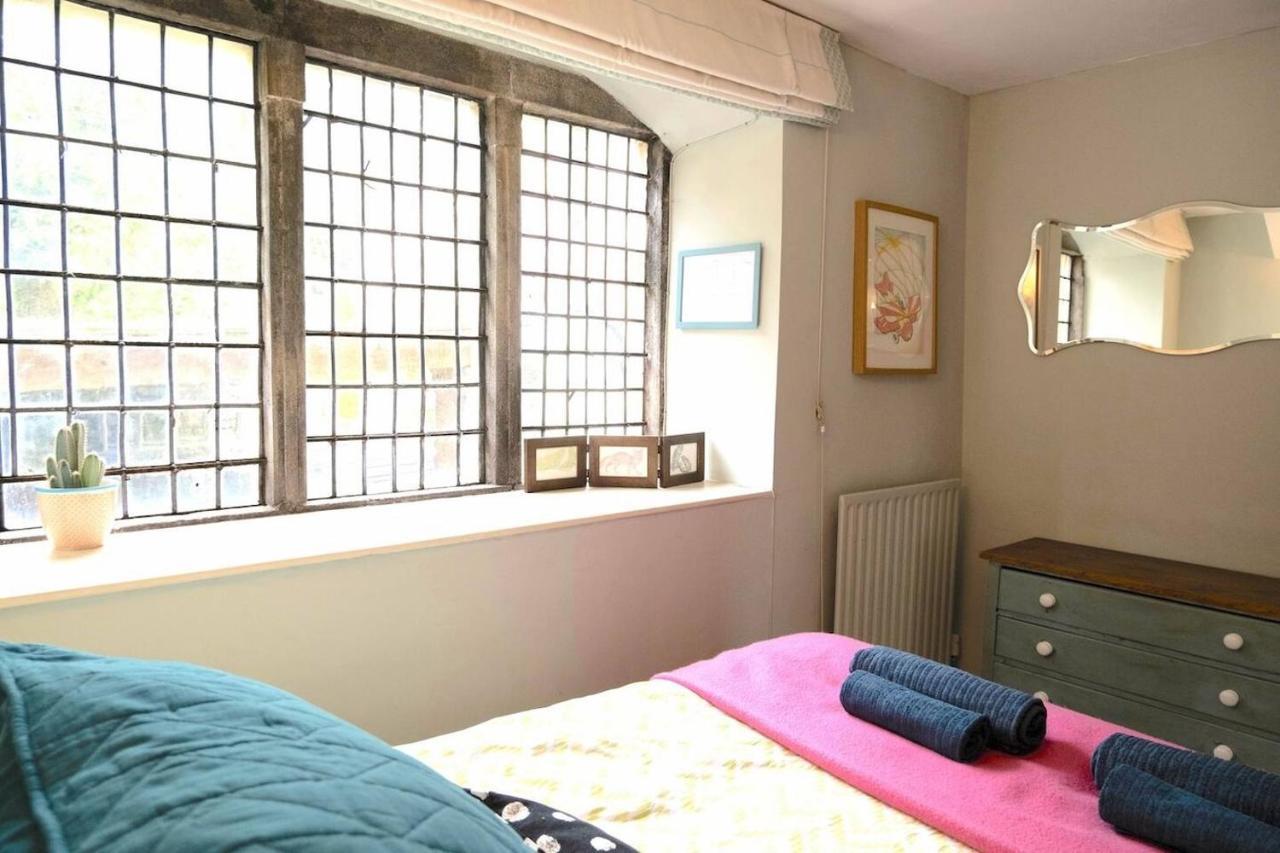 Lovely In The Heart Of Somerset, Sleeps 9 Holiday home Shepton Mallet