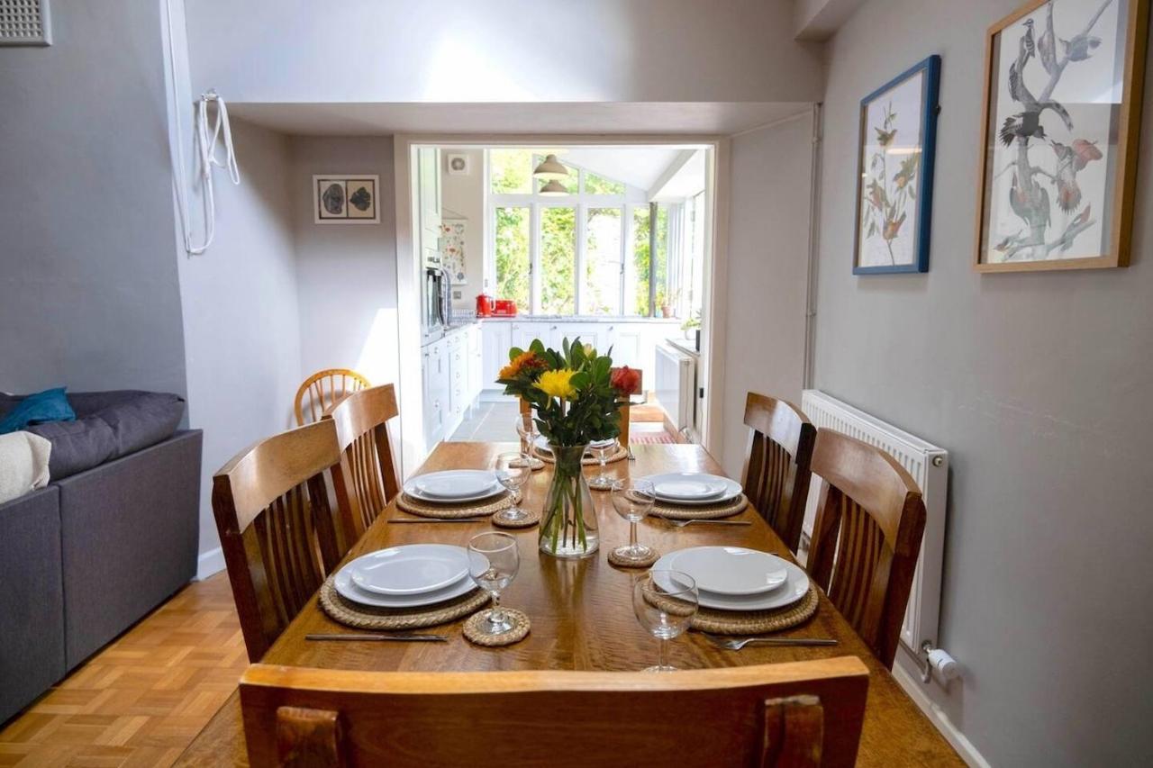 Lovely In The Heart Of Somerset, Sleeps 9