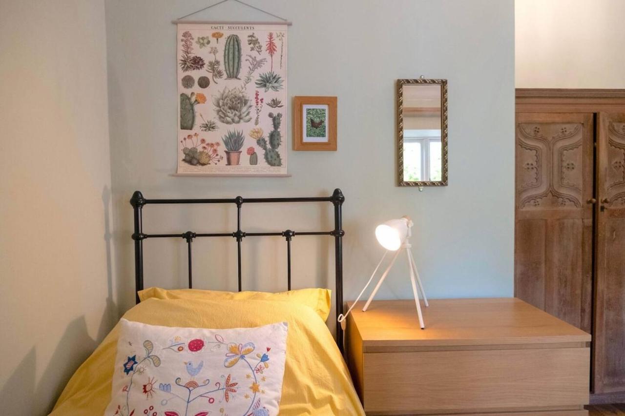 Lovely In The Heart Of Somerset, Sleeps 9