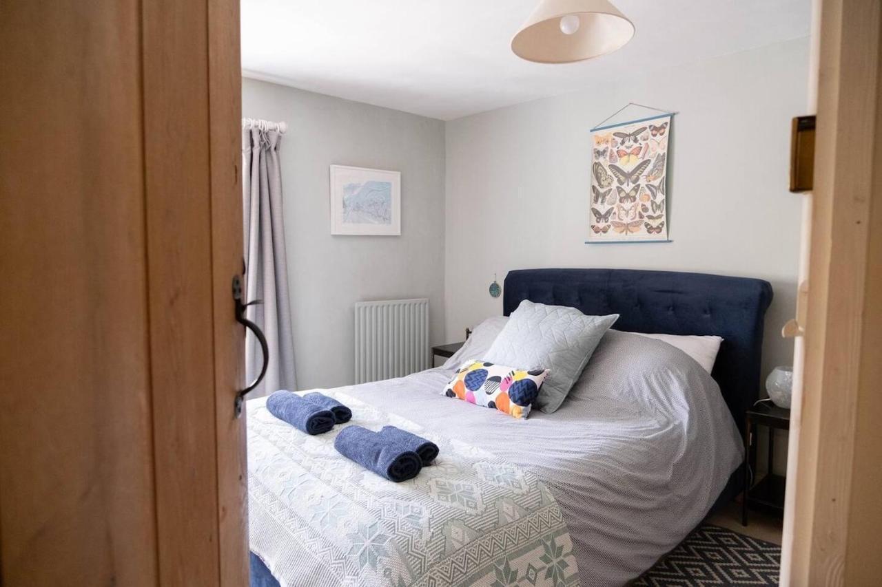 Lovely In The Heart Of Somerset, Sleeps 9 *