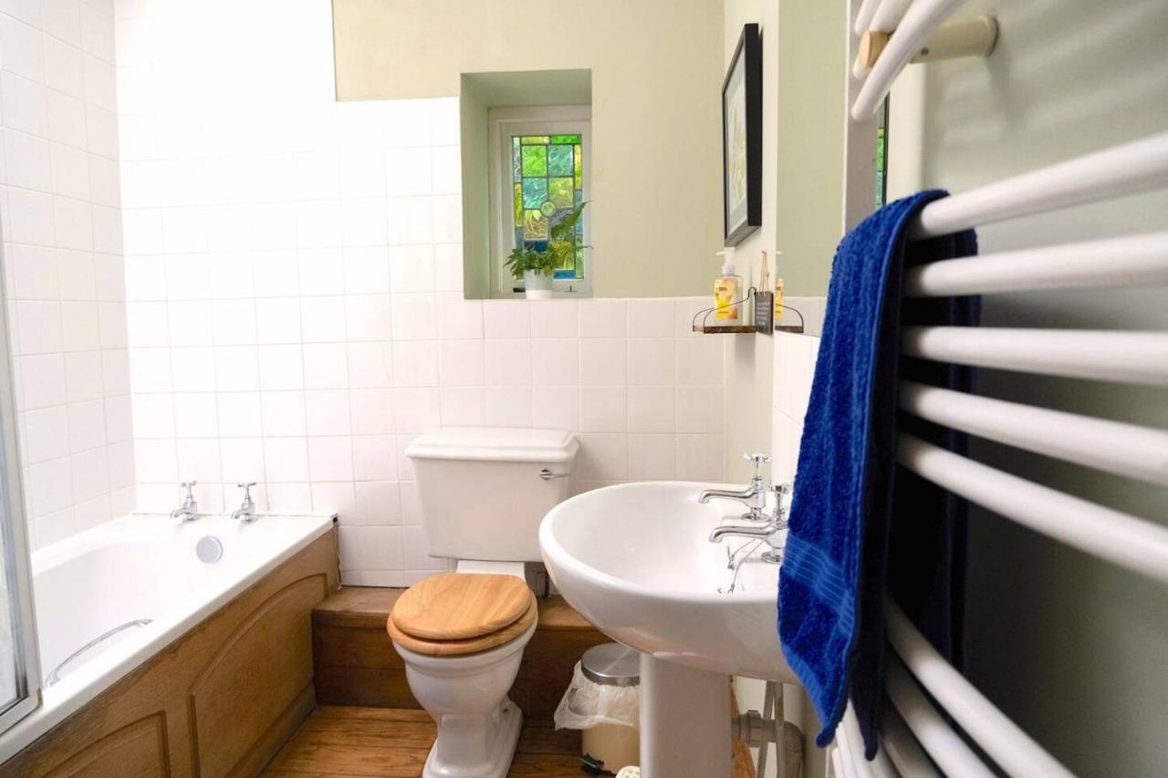 Holiday home Lovely In The Heart Of Somerset, Sleeps 9