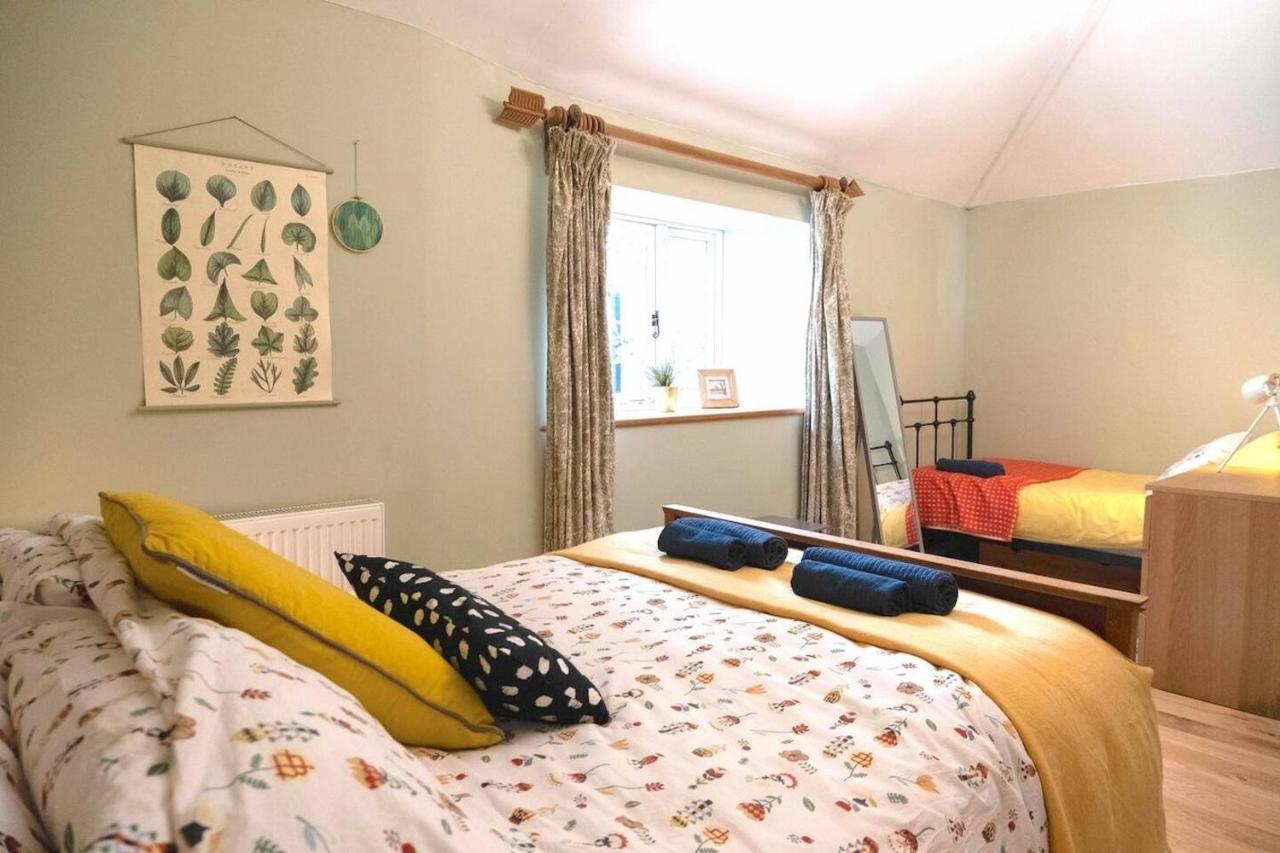 Lovely In The Heart Of Somerset, Sleeps 9 Shepton Mallet